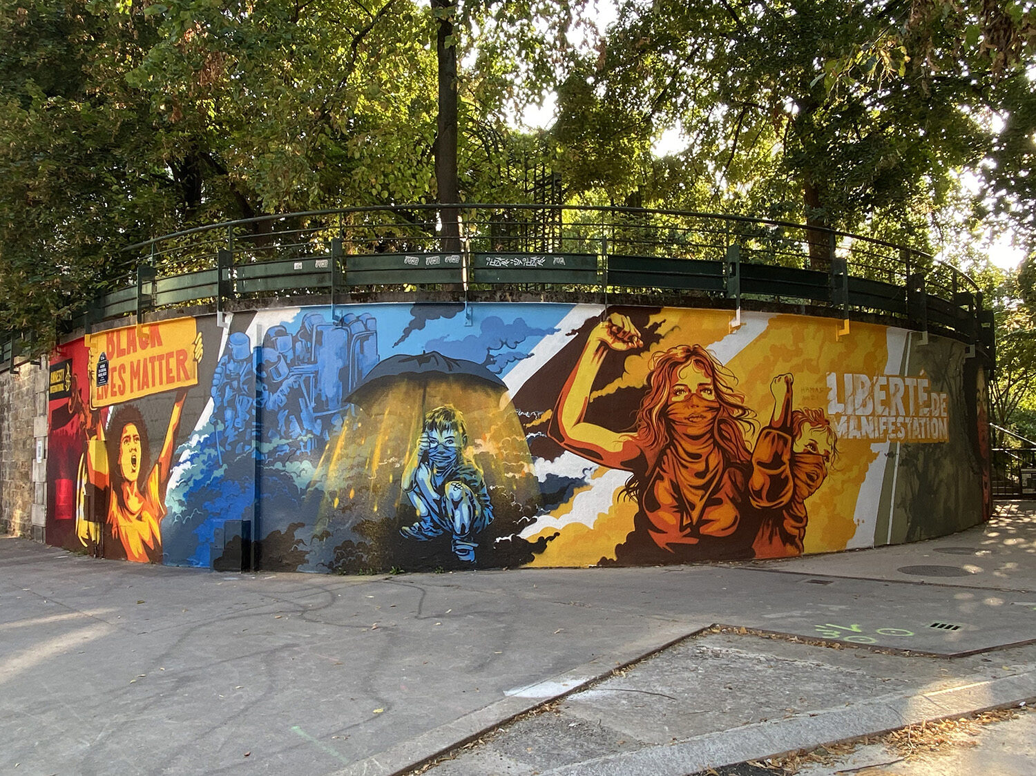 RNST sur le mur des droits humains