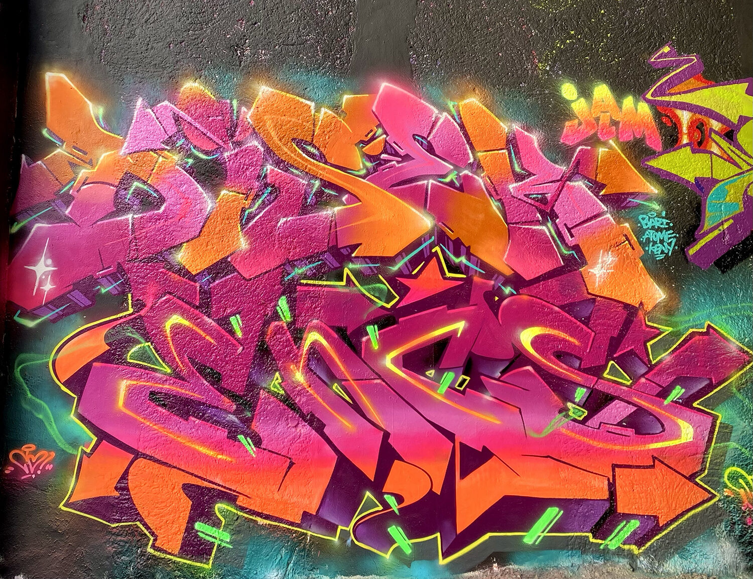 DISEK & ENCS : Un duo à l’unisson ancré dans la lettre et la couleur